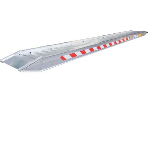 Jeu de 2 rampes alu renforcées avec rebords - 4m - 2200 kg - TRAILERS EQUIPMENT